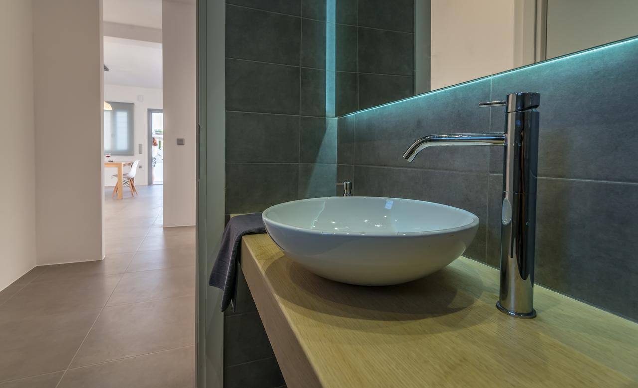 Milos Waves Luxury Apartments Поллония Экстерьер фото